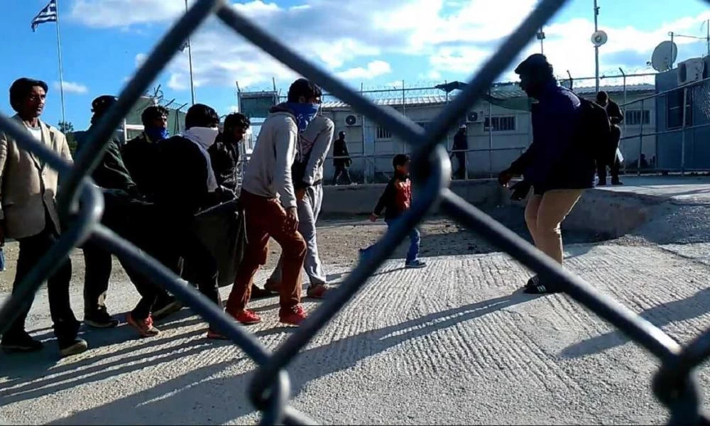 Τέσσερις μαχαιριές σε Έλληνα που προσπάθησε να χωρίσει αλλοδαπούς που συγκρούονταν